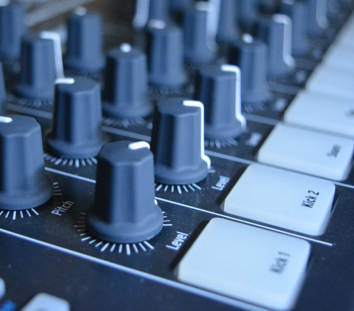 7 Vocal Mixing Tips for Home Producers